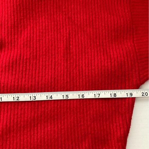 Line + Dot Red Ribbed Alder Sweater - Picture 4 of 10